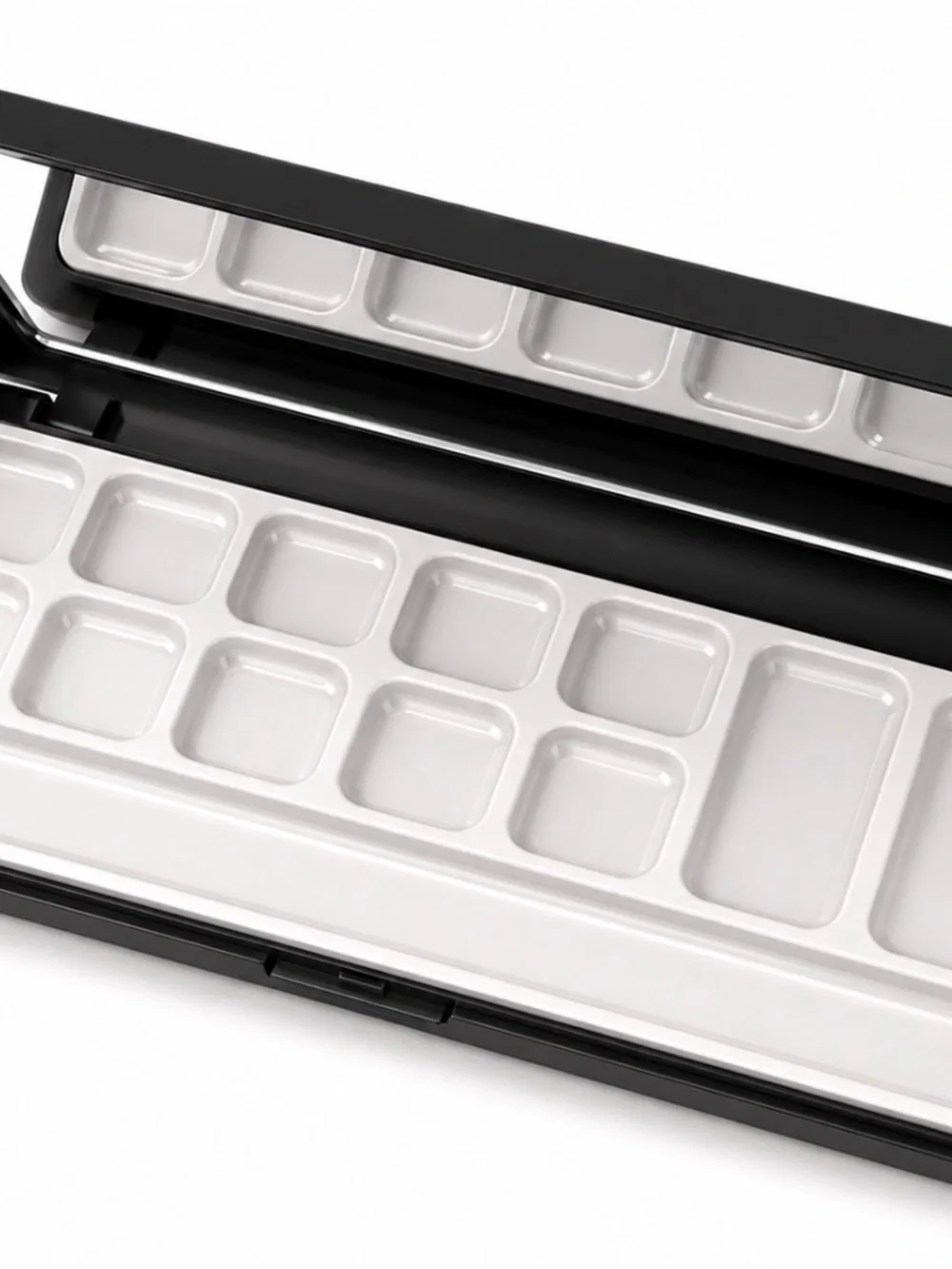 MAC Makeup Palette Case in Black and White PRO ONLY
